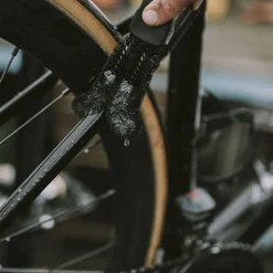 Dynamic bike careTwo Prong Brush - Brosse nettoyage vélo