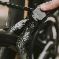 Dynamic bike careTwo Prong Brush - Brosse nettoyage vélo